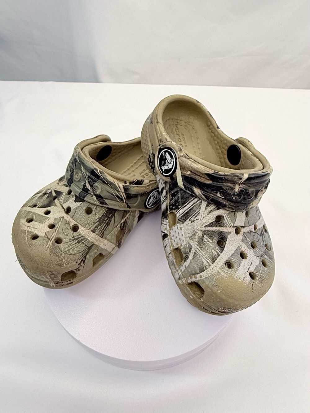 Crocs Kids Size 4C Classic Clog - Tan Camo GUC